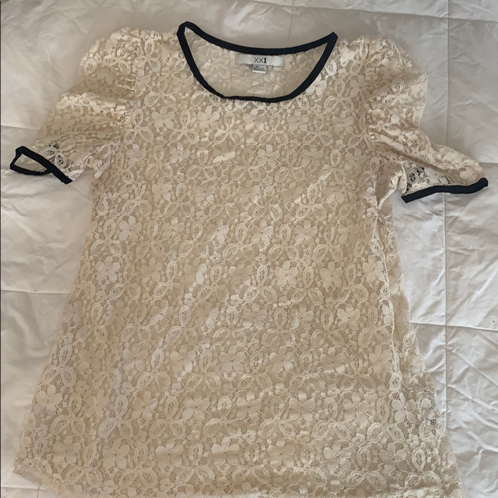 Women’s top size L